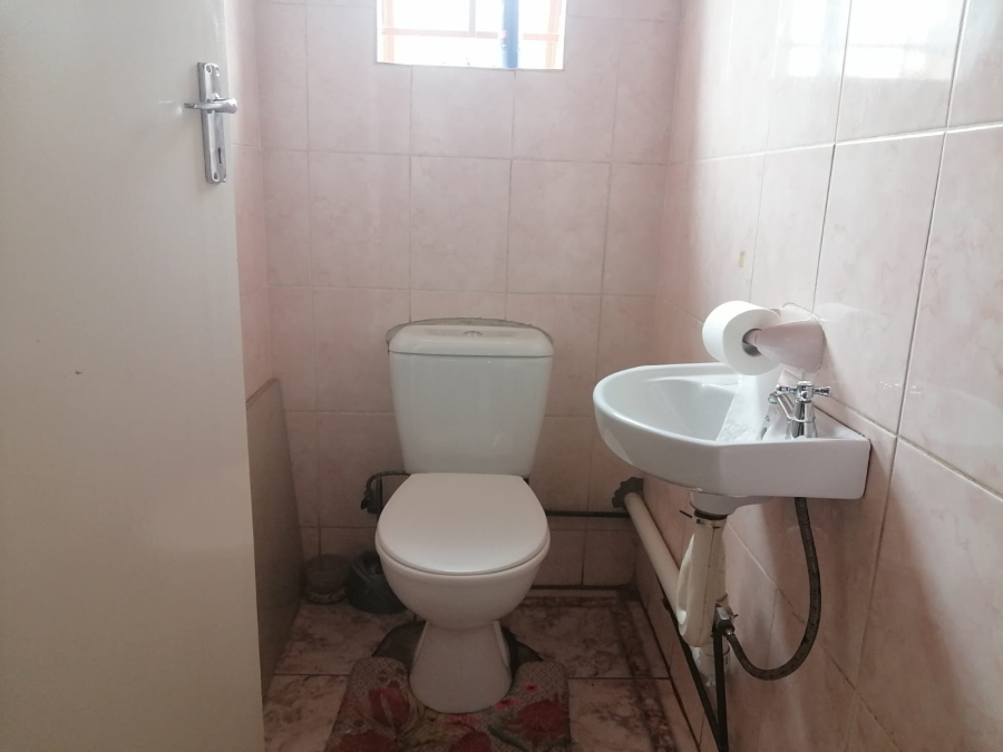 4 Bedroom Property for Sale in Geelhoutpark North West